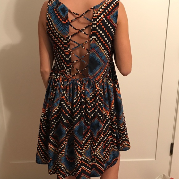 Beautiful Pattern Dress - Picture 3 of 4